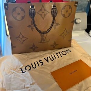 Louis Vuitton purse
